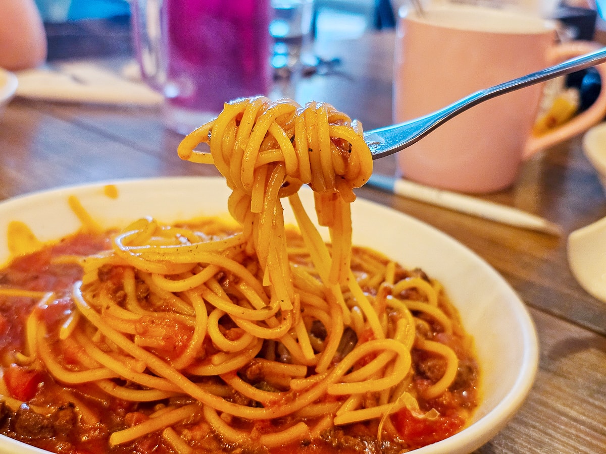 三多商圈|235巷PASTA-新光店 義大利麵120元起,從學生時代吃到現在!超平價不收服務費的義大利麵餐廳 - 第15張圖 三多商圈|235巷PASTA-新光店 義大利麵120元起,從學生時代吃到現在!超平價不收服務費的義大利麵餐廳