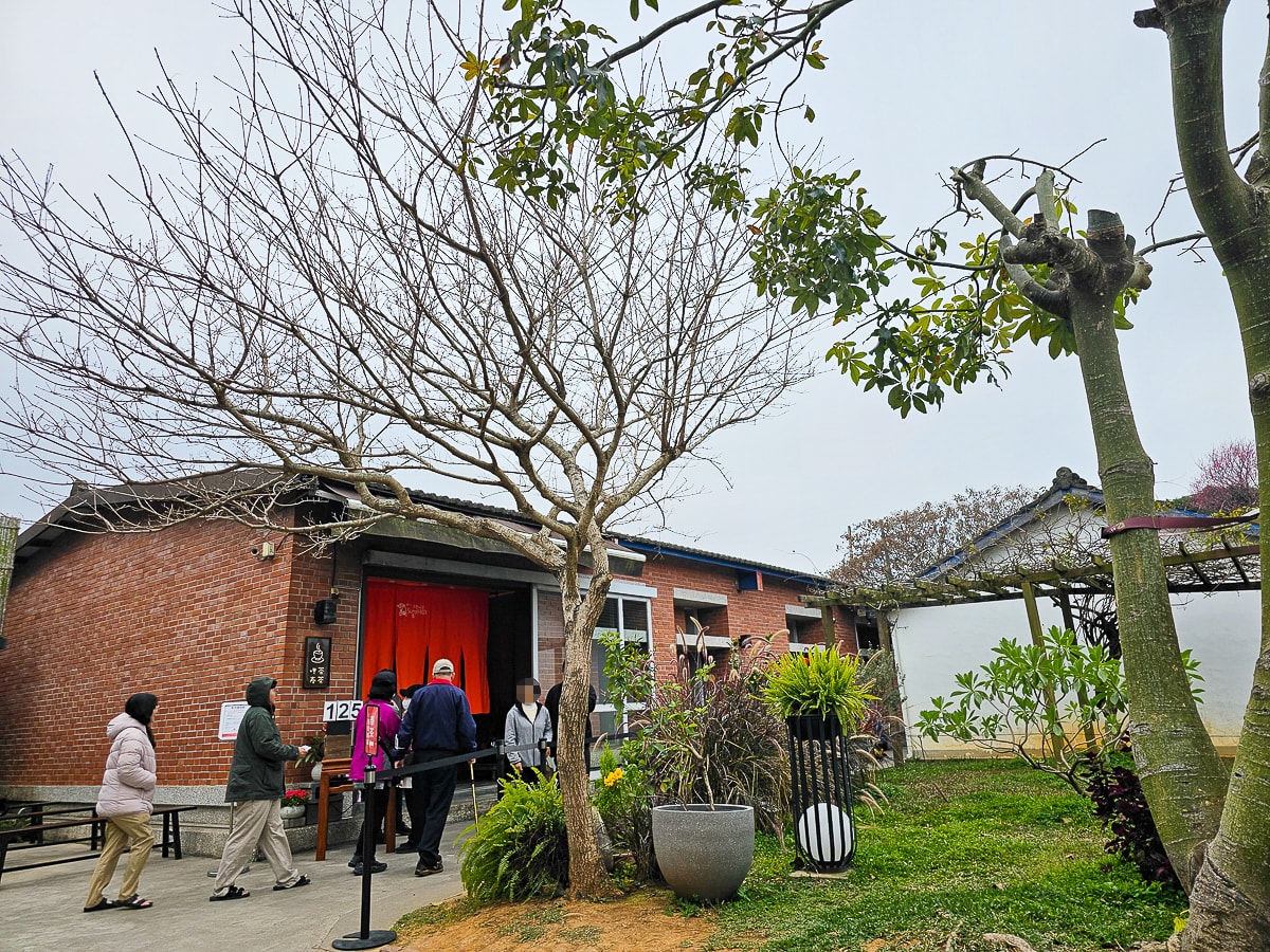 南投景點|微熱山丘 南投三合院門市 免費吃鳳梨酥+喝熱茶!伴手禮直接帶回家 - 第13張圖 南投景點|微熱山丘 南投三合院門市 免費吃鳳梨酥+喝熱茶!伴手禮直接帶回家