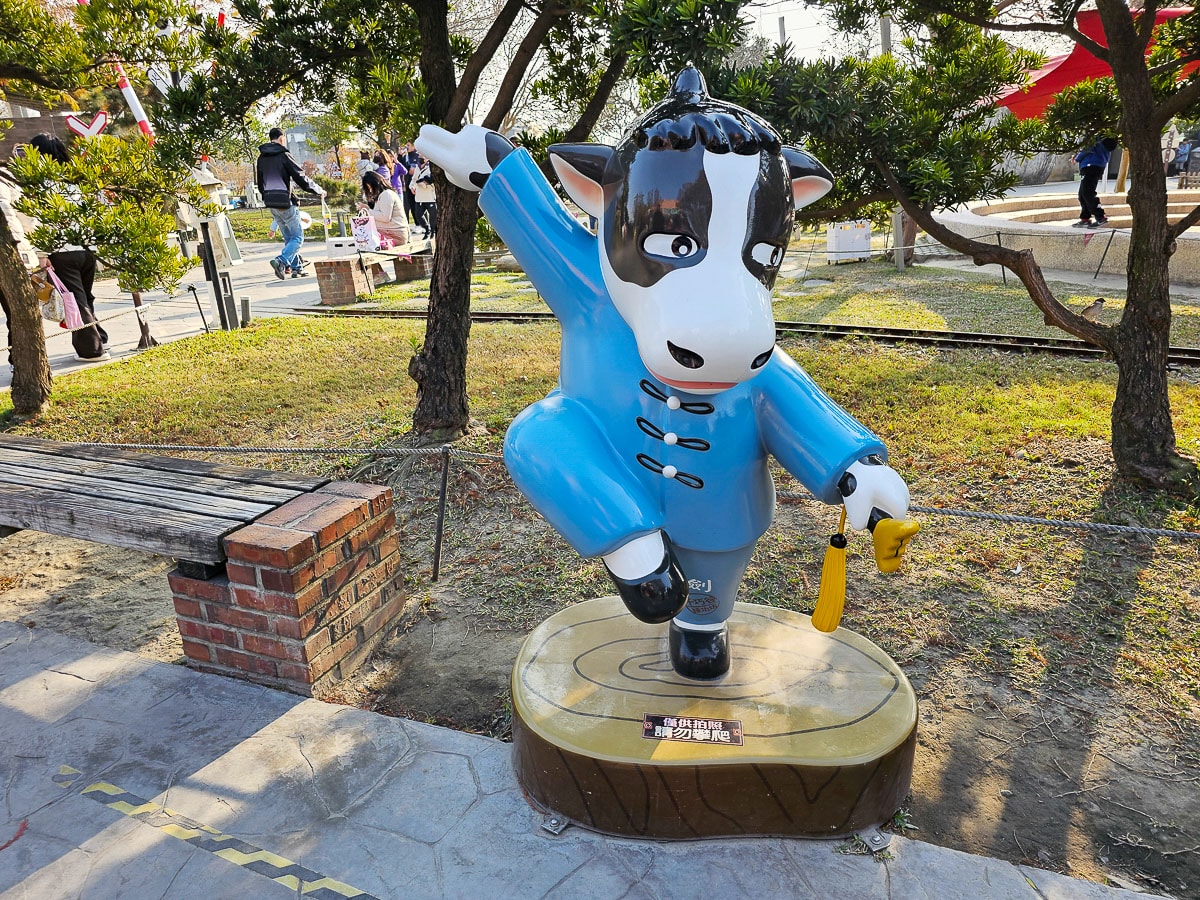 免門票玩整天!千巧谷牛樂園牧場|餵牛牛+落羽松+魔術表演,一站玩好玩滿,雲林免費景點 - 第8張圖 千巧谷