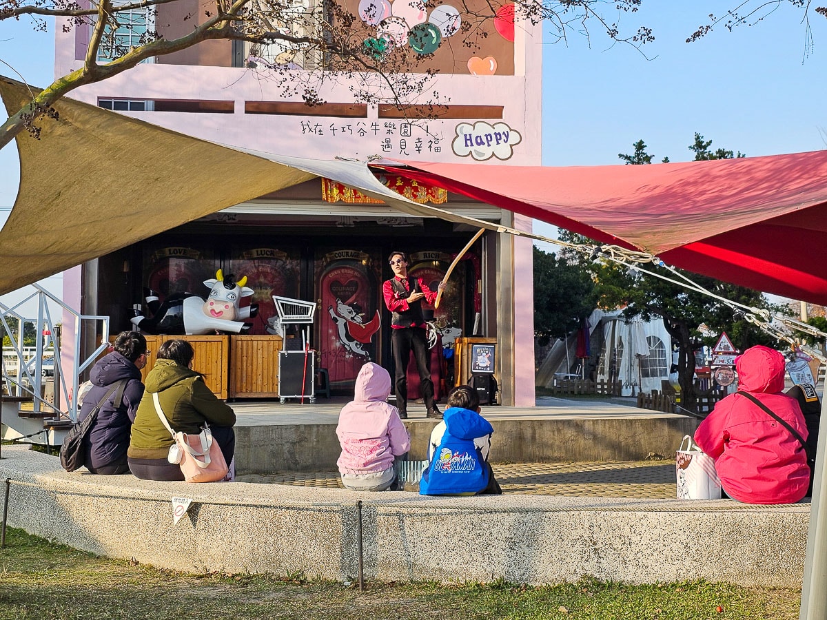 免門票玩整天!千巧谷牛樂園牧場|餵牛牛+落羽松+魔術表演,一站玩好玩滿,雲林免費景點 - 第27張圖 千巧谷
