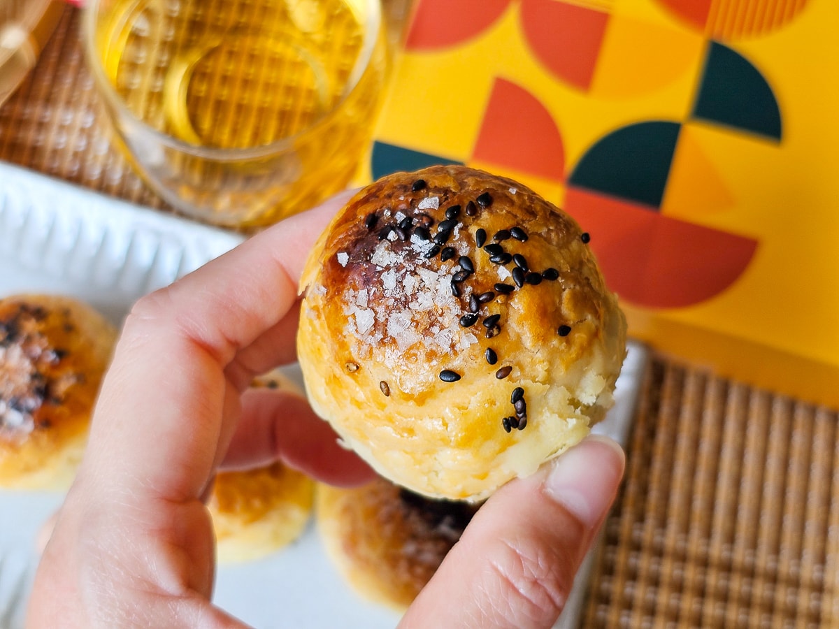 彰化伴手禮推薦|橙義製研所 鹽之花蛋黃酥&黃金田燒餅,母親節、端午節送禮首選 - 第5張圖 彰化伴手禮推薦|橙義製研所 鹽之花蛋黃酥&黃金田燒餅,母親節、端午節送禮首選