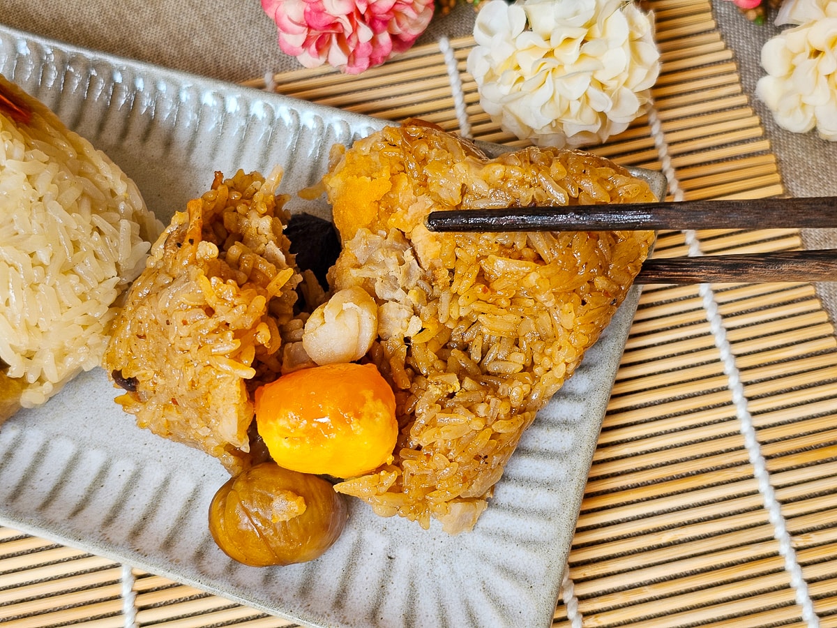 端午禮盒｜冊子冊粽美饌 葷素粽＋油飯一次滿足！Tiffany綠保冷袋美到想收藏