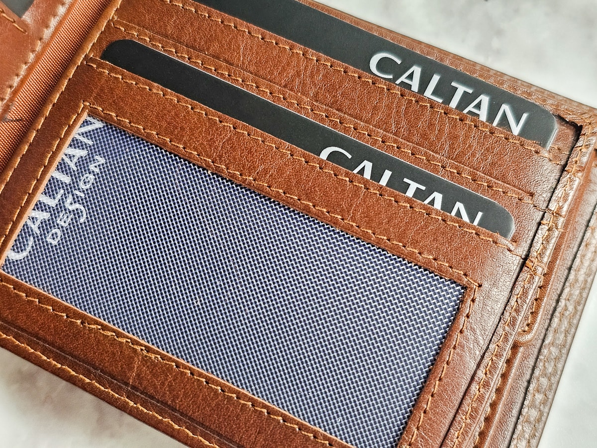 男生短夾|CALTAN DESIGN 真皮三折短夾,多卡層+零錢袋 大容量皮夾推薦!免費禮物包裝 - 第10張圖 男生短夾|CALTAN DESIGN 真皮三折短夾,多卡層+零錢袋 大容量皮夾推薦!免費禮物包裝