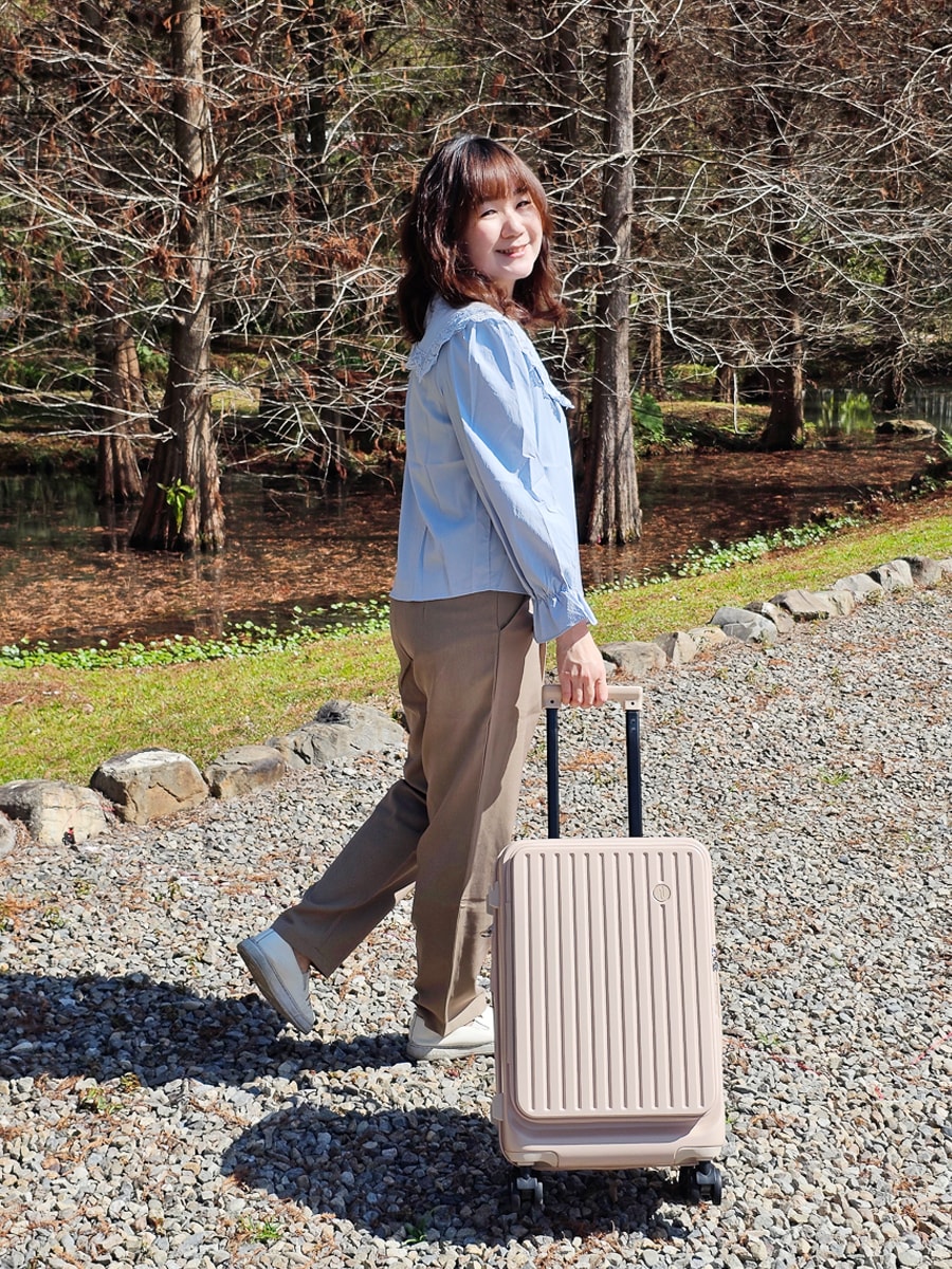 行李箱直接升級!NARECA 娜芮家|小樽前開式旅行箱 掛勾杯架+避震煞車輪,搭配壓縮收納袋,旅行瞬間變輕鬆 - 第8張圖 行李箱直接升級!NARECA 娜芮家|小樽前開式旅行箱 掛勾杯架+避震煞車輪,搭配壓縮收納袋,旅行瞬間變輕鬆