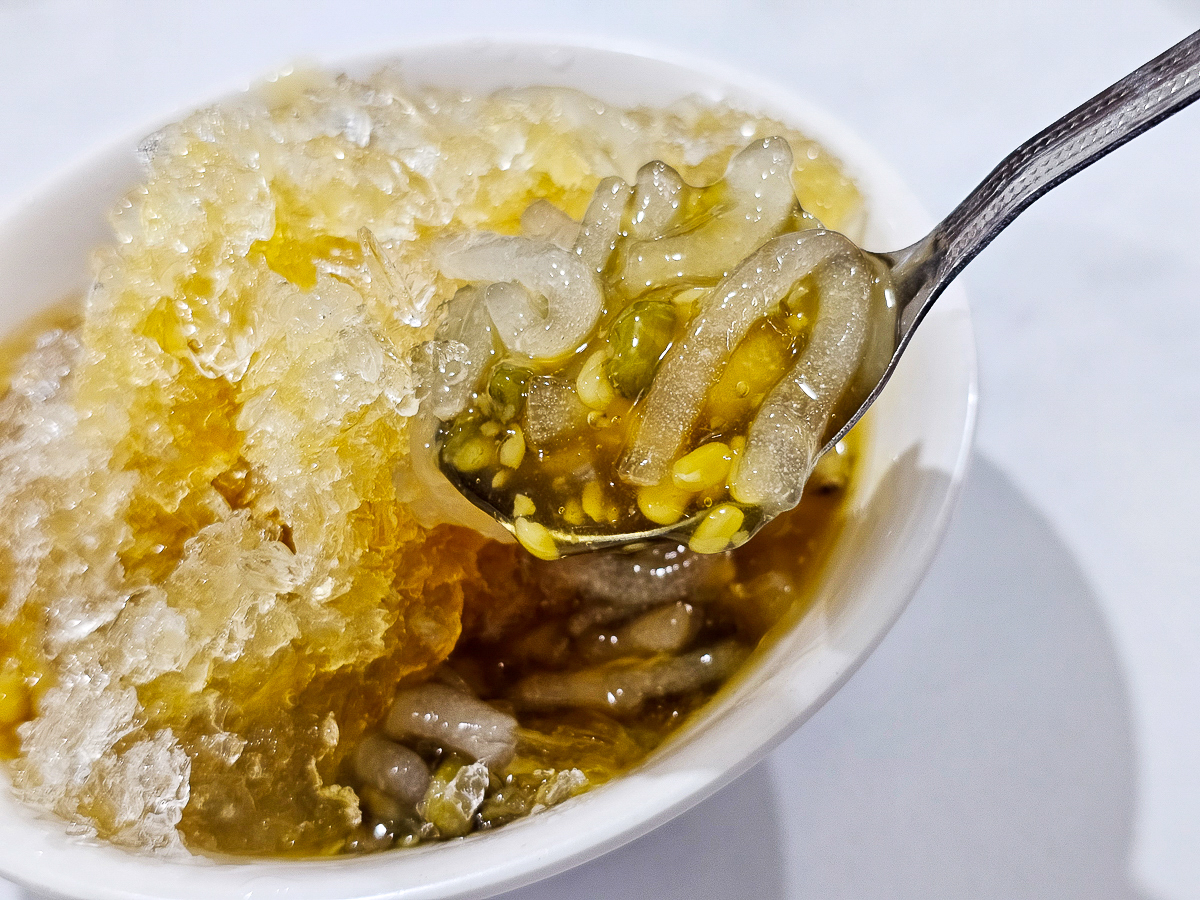 車城美食|正記黃家綠豆蒜 飄香70年老店!福安宮旁人氣排隊古早味,每碗50元 - 第10張圖 車城美食|正記黃家綠豆蒜 飄香70年老店!福安宮旁人氣排隊古早味,每碗50元