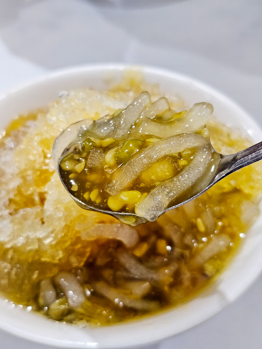 車城美食|正記黃家綠豆蒜 飄香70年老店!福安宮旁人氣排隊古早味,每碗50元 - 第11張圖 車城美食|正記黃家綠豆蒜 飄香70年老店!福安宮旁人氣排隊古早味,每碗50元