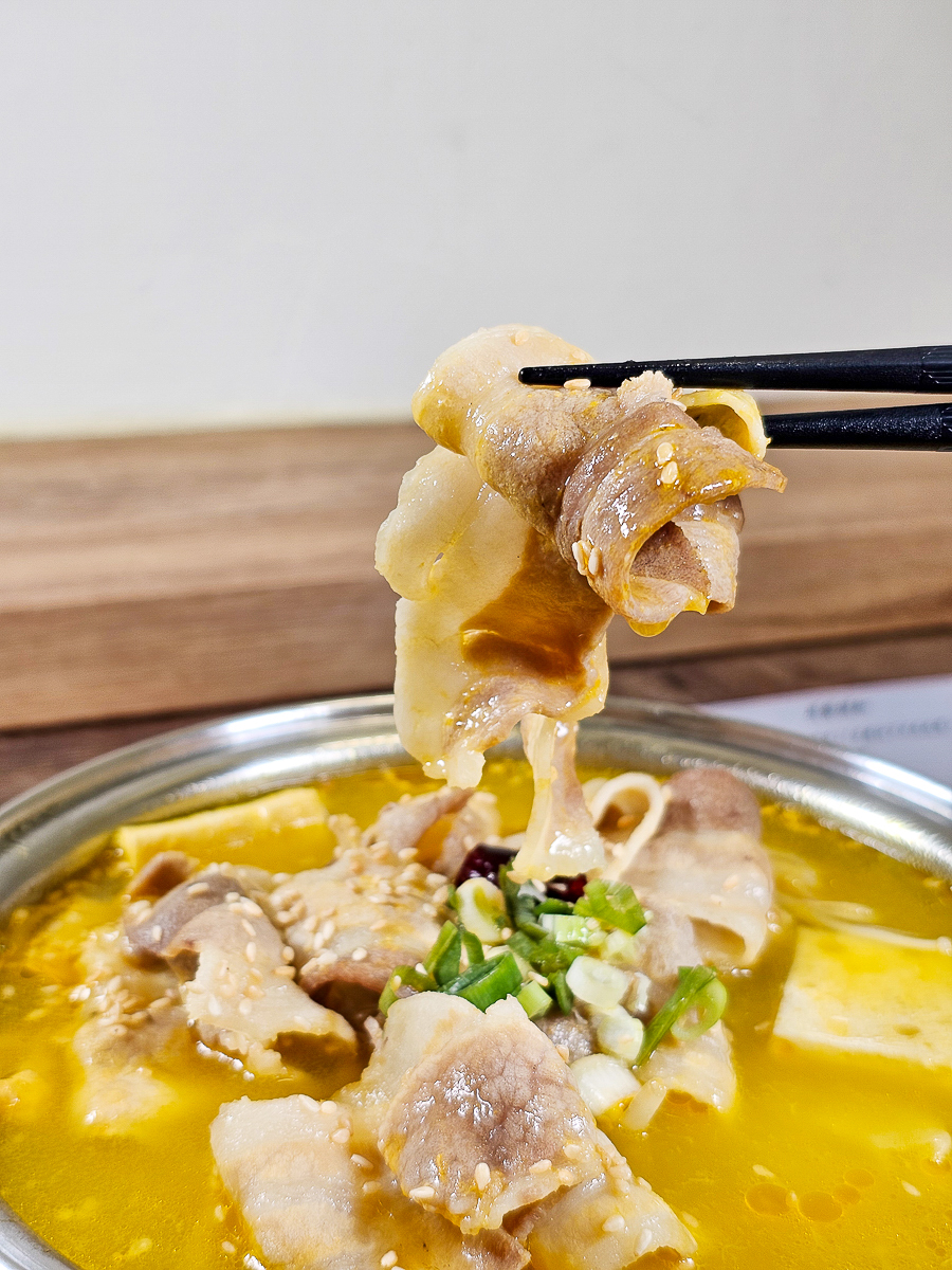 囍結X粮緣黃燜雞米飯店