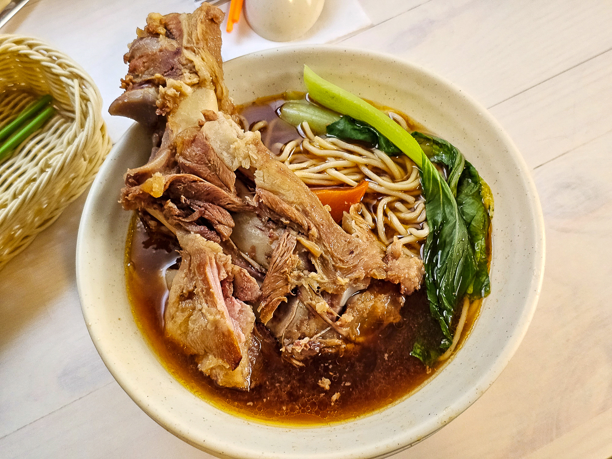 前金區美食推薦|大骨麵 DaGoodMan 好男人系列,老宅平價麵食、大骨湯頭超人氣,下午不休息營業到午夜12點 - 第23張圖 大骨麵 DaGoodMan 好男人系列