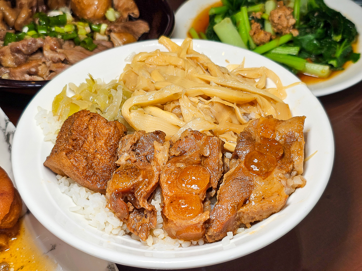 嘉義隱藏版美食|滷憶食堂 在地人大推銷魂滷肉飯,百元有找就能吃超飽! - 第15張圖 嘉義隱藏版美食|滷憶食堂 在地人大推銷魂滷肉飯,百元有找就能吃超飽!