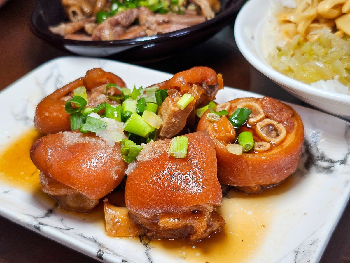 嘉義隱藏版美食|滷憶食堂 在地人大推銷魂滷肉飯,百元有找就能吃超飽! - 第32張圖 嘉義隱藏版美食|滷憶食堂 在地人大推銷魂滷肉飯,百元有找就能吃超飽!