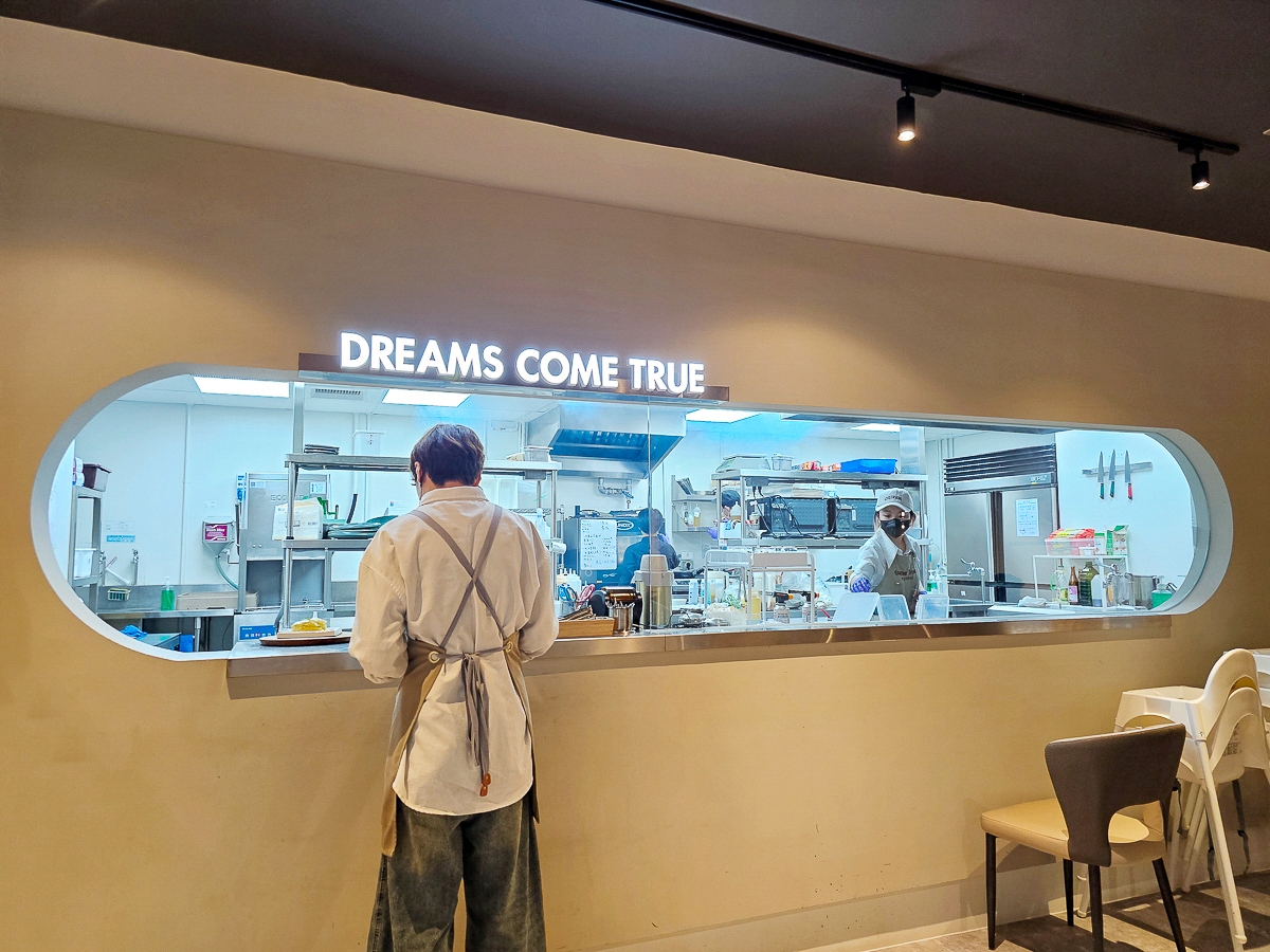 高雄前鎮區美食|成真咖啡高雄夢時代店 森林系網美咖啡廳推薦,早午餐、義大利麵、下午茶一次滿足 - 第7張圖 成真咖啡高雄夢時代店
