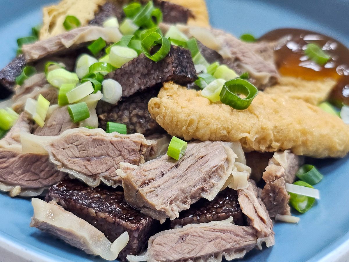 枋寮美食推薦|樂道麵食館 在地人也愛吃!牛肉麵、肉燥麵高CP值,吹冷氣舒服用餐 - 第17張圖 樂道麵食館
