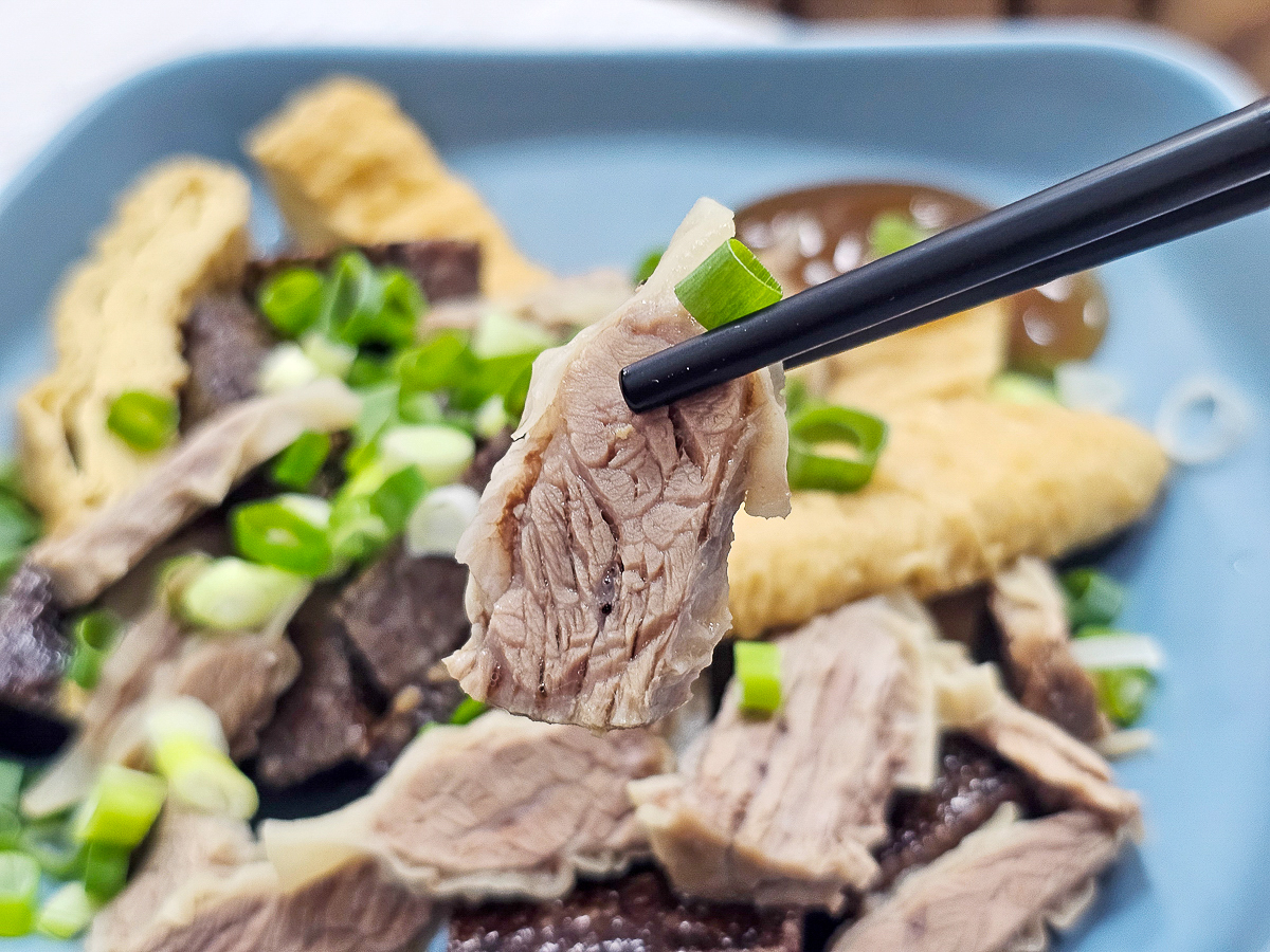 枋寮美食推薦|樂道麵食館 在地人也愛吃!牛肉麵、肉燥麵高CP值,吹冷氣舒服用餐 - 第18張圖 樂道麵食館