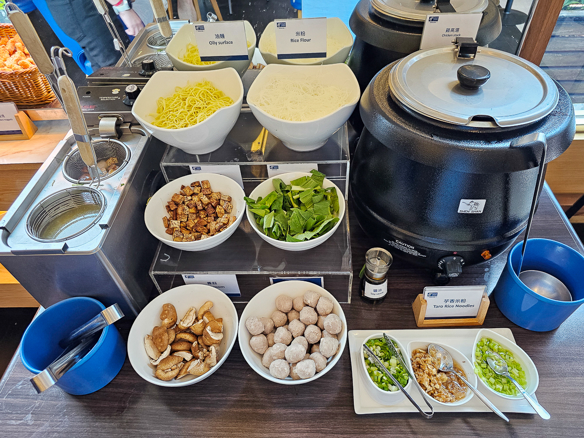 桃園住宿推薦｜桃園智選假日飯店桃園智選假日飯店 近桃園夜市、桃園機場，商務出差、搭機住宿首選