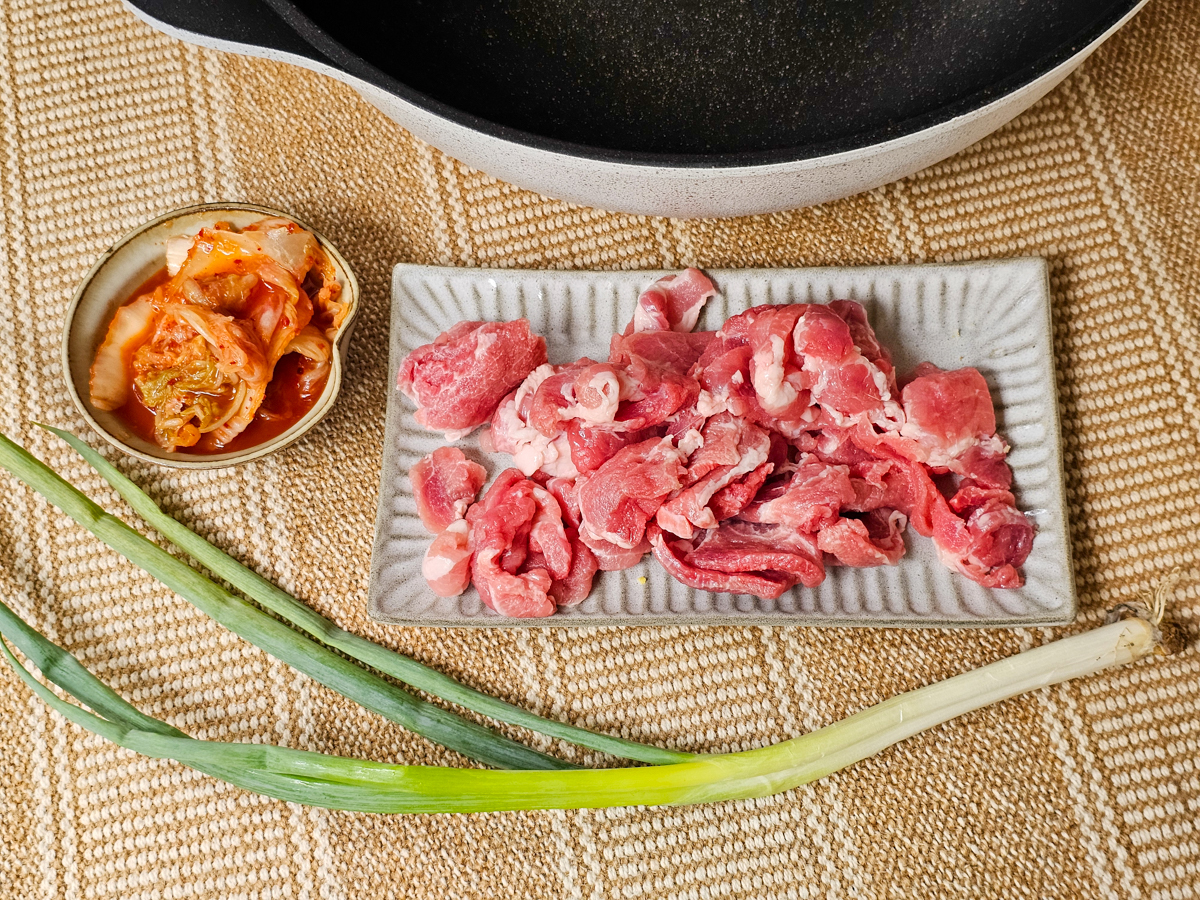 鍋具推薦|德膳 X CUOCO 鈦晶百味鍋組 謝承均聯名白礦石不沾鍋,輕量好清洗,一組搞定煎炒煮燉 - 第19張圖 鍋具推薦|德膳 X CUOCO 鈦晶百味鍋組 謝承均聯名白礦石不沾鍋,輕量好清洗,一組搞定煎炒煮燉
